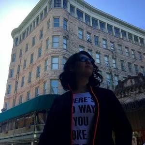 Meet your Posher, Ana n